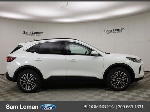 New 2025 Ford Escape SE w/ PHEV Premium Package image 24