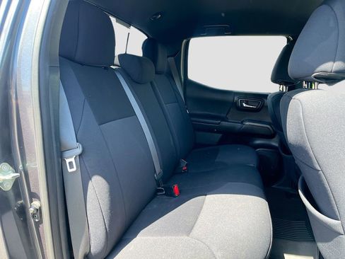 Used 2020 Toyota Tacoma TRD Off-Road AWD/4WD image 24