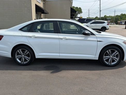 Used 2019 Volkswagen Jetta R-Line FWD image 2