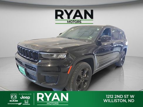 Used 2023 Jeep Grand Cherokee L Laredo AWD/4WD image 13