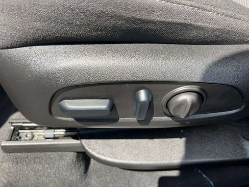 Certified 2023 Chevrolet Traverse LT w/ Rear Camera Mirror Package AWD/4WD image 19