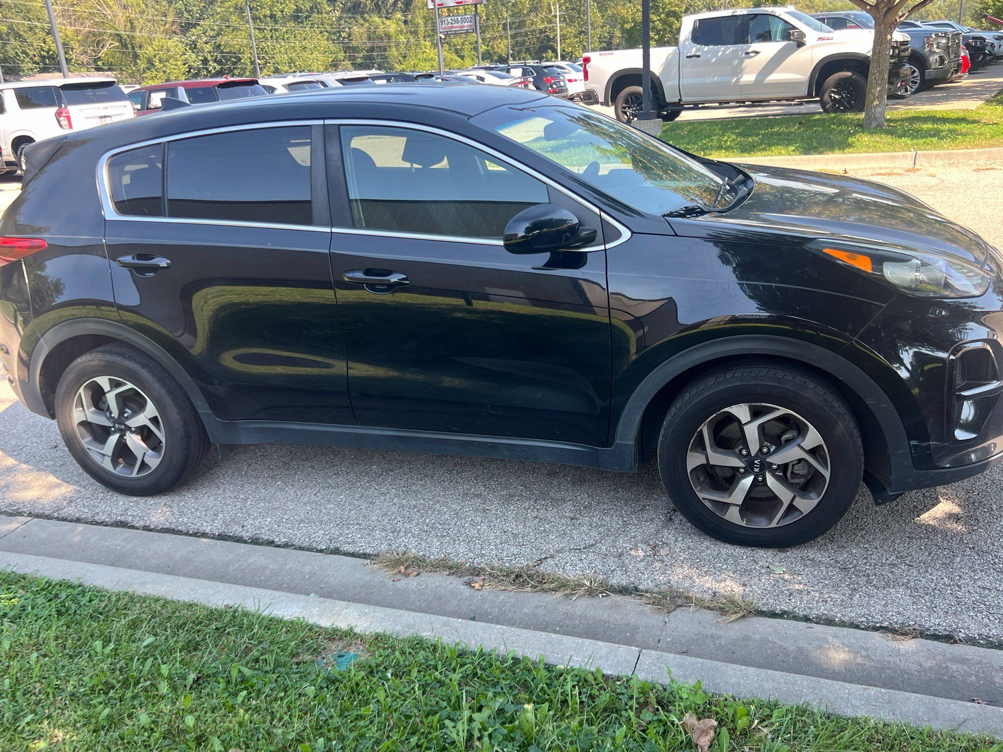 Used 2020 Kia Sportage LX FWD image 4