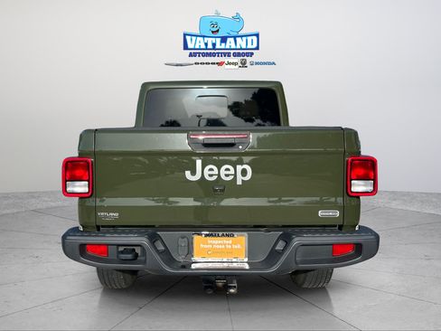 Used 2021 Jeep Gladiator Overland w/ Popular Equipment Package AWD/4WD image 4