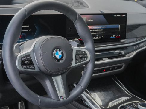 Certified 2026 BMW X7 xDrive40i image 9