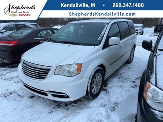 Used 2014 Chrysler Town & Country Touring video 1