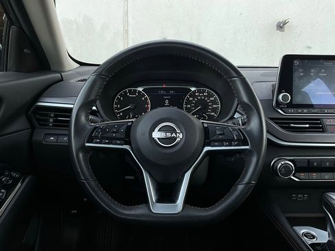 Used 2025 Nissan Altima 2.5 SR image 31