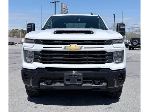 Used 2025 Chevrolet Silverado 2500 Custom w/ Custom Value Package image 3