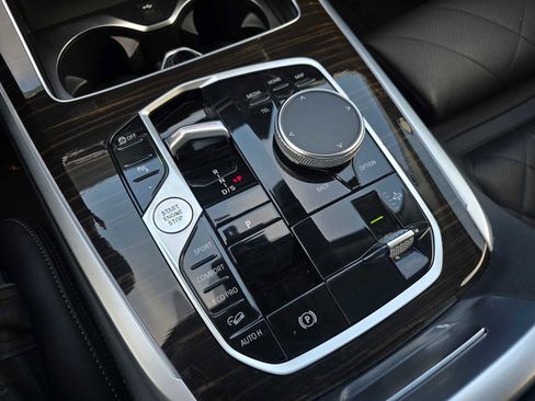 Used 2024 BMW X7 xDrive40i image 39