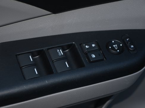 Used 2014 Honda CR-V LX image 10