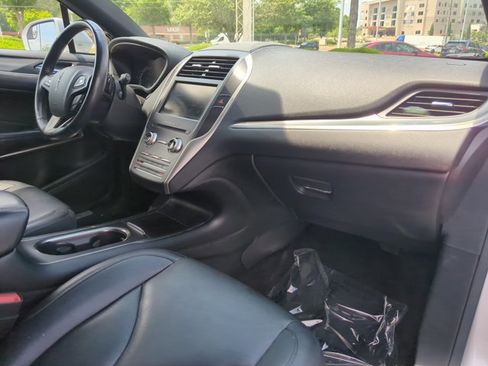 Used 2015 Lincoln MKC FWD image 27