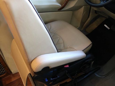 Used 2015 Mercedes-Benz Sprinter 3500 image 35