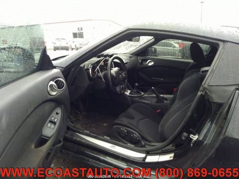 Used 2017 Nissan 370Z Coupe image 6