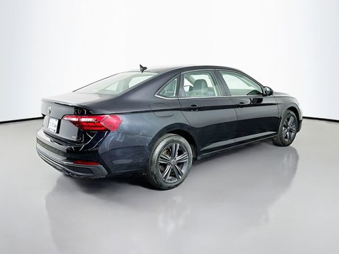 Used 2024 Volkswagen Jetta SE FWD image 9