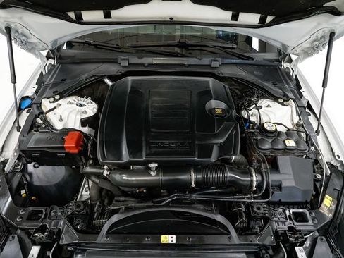 Used 2020 Jaguar XE S image 3