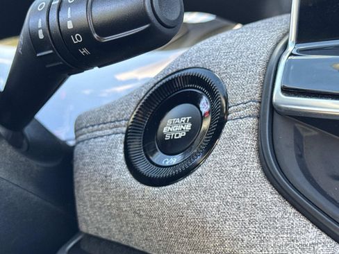 Used 2023 Jeep Compass Sport image 10