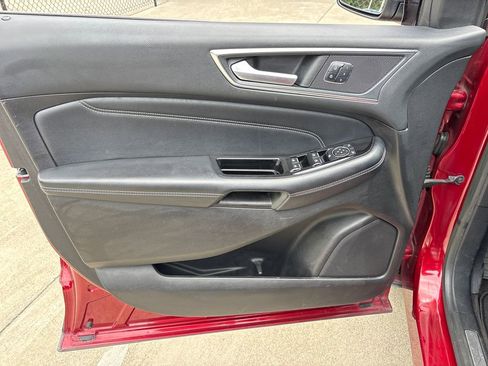 Used 2017 Ford Edge Titanium w/ Technology Package FWD image 15