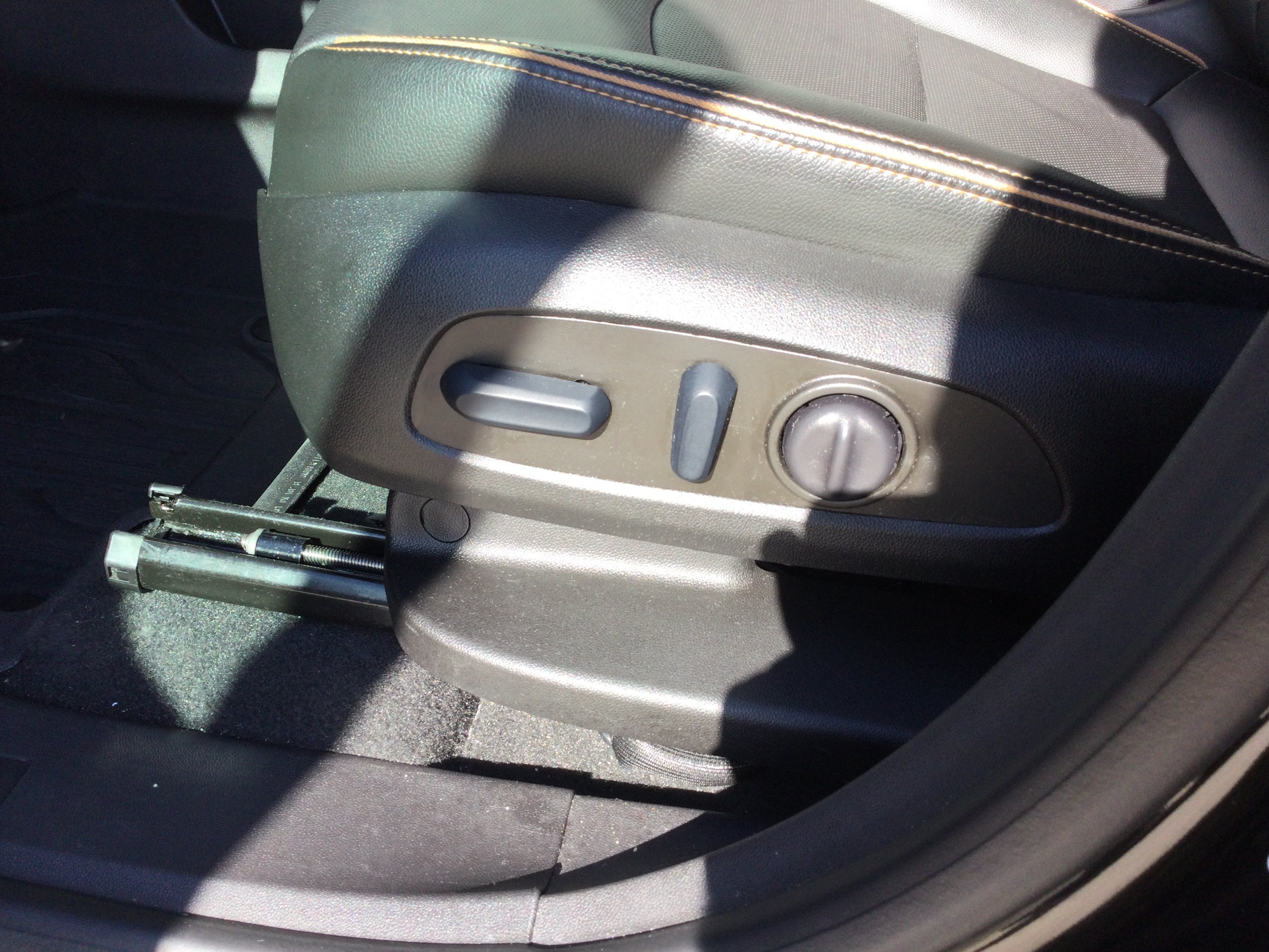 Used 2024 GMC Terrain AT4 w/ LPO, Floor Liner Package AWD/4WD image 9