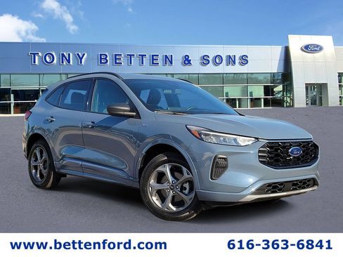 Used 2024 Ford Escape ST-Line w/ Tech Pack #1 AWD/4WD image 1