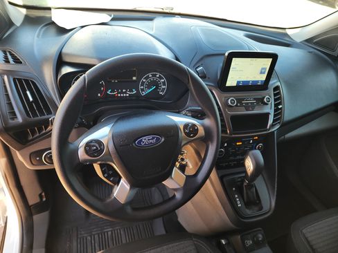Used 2023 Ford Transit Connect XLT FWD image 2
