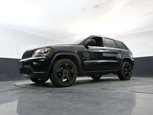 Used 2019 Jeep Grand Cherokee Laredo AWD/4WD image 20