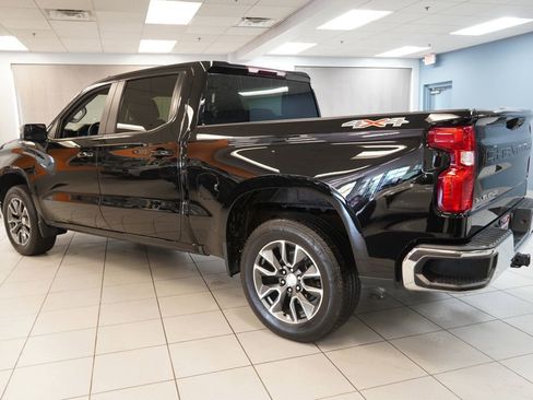 Used 2023 Chevrolet Silverado 1500 LT AWD/4WD image 7
