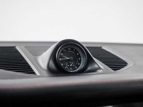 Certified 2025 Porsche Macan image 29