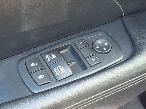 Used 2016 Dodge Challenger R/T RWD image 14