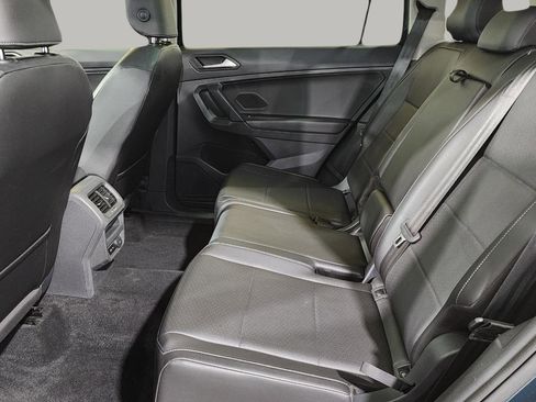 Used 2019 Volkswagen Tiguan SE w/ Panoramic Sunroof Package image 19