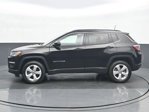 Used 2019 Jeep Compass Latitude AWD/4WD image 3