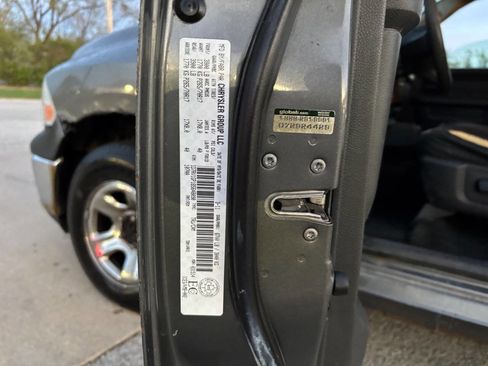 Used 2011 RAM 1500 ST w/ SXT Appearance Group image 11