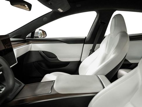 Used 2022 Tesla Model S Base image 33