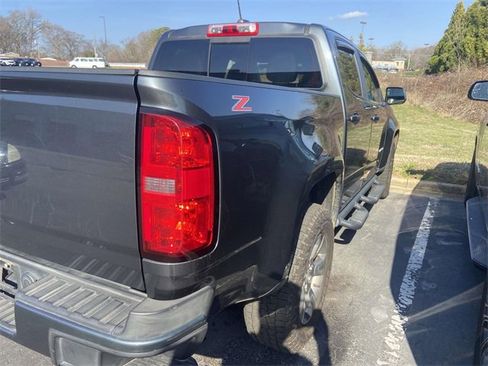 Used 2017 Chevrolet Colorado Z71 image 2
