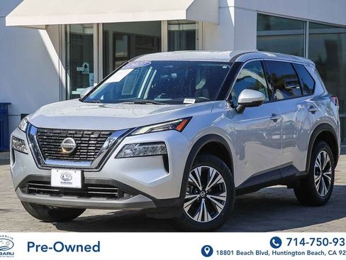 Used 2021 Nissan Rogue SV image 1