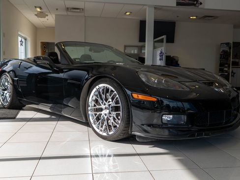 Used 2013 Chevrolet Corvette 427 w/ 1SB Preferred Equipment Group RWD image 1