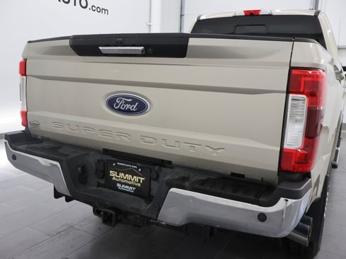 Used 2018 Ford F250 XLT w/ XLT Premium Package AWD/4WD image 32