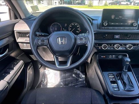 Used 2023 Honda CR-V EX image 5