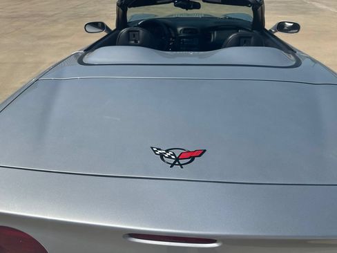 Used 1998 Chevrolet Corvette Convertible w/ Memory Pkg RWD image 26