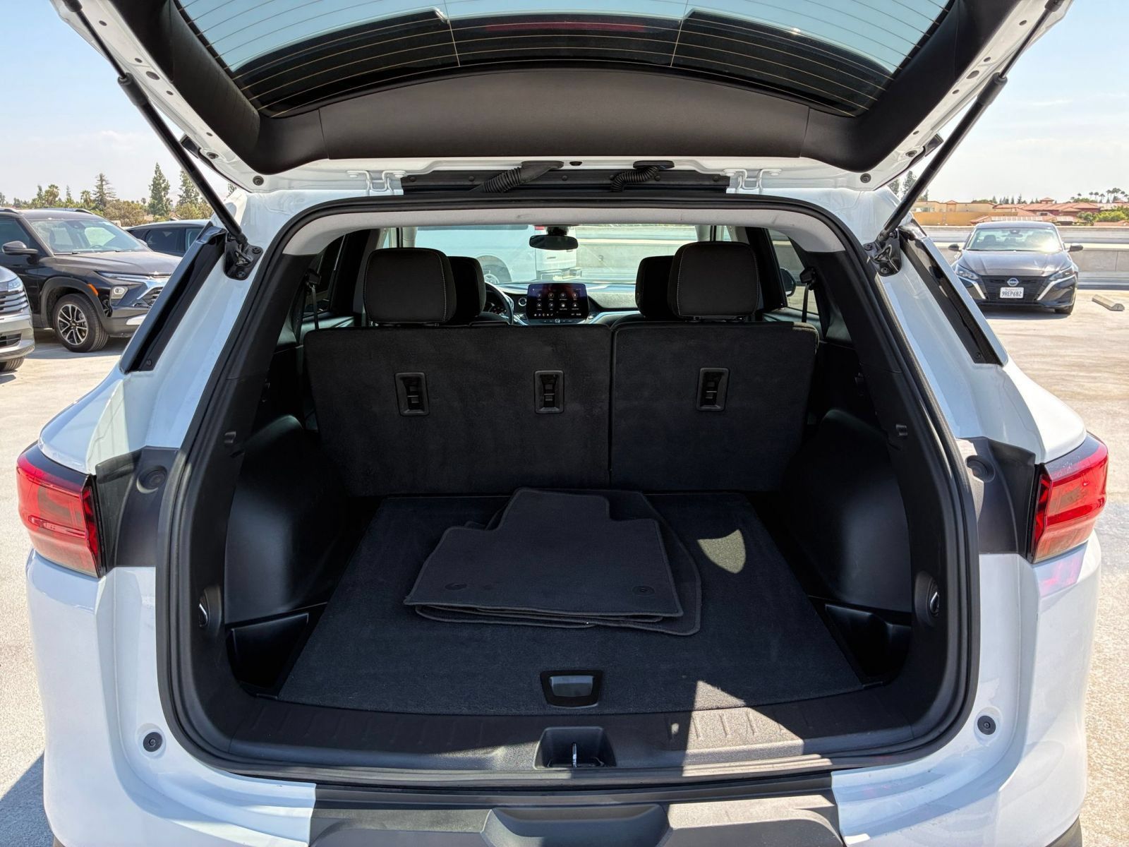 Used 2026 Chevrolet Blazer LT FWD image 30