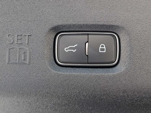 Certified 2026 Lincoln Navigator Reserve AWD/4WD image 14