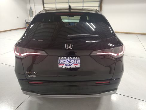 Used 2025 Honda HR-V EX-L image 10