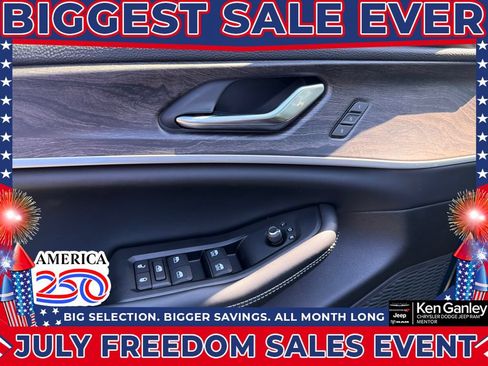 New 2026 Jeep Grand Cherokee Limited w/ Limited Altitude Package AWD/4WD image 10