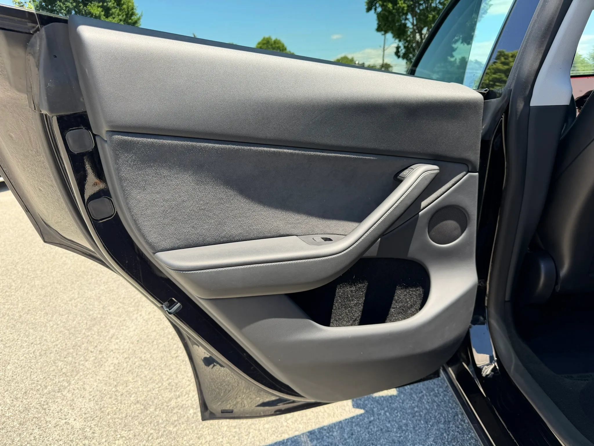 Used 2023 Tesla Model Y Long Range AWD/4WD image 10