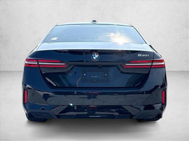 Used 2026 BMW 530i w/ M Sport Package RWD image 4