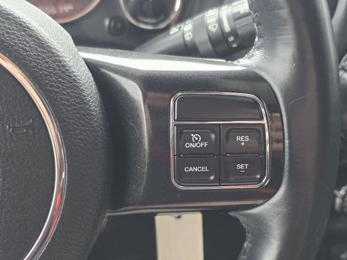 Used 2018 Jeep Wrangler Unlimited Rubicon AWD/4WD image 12