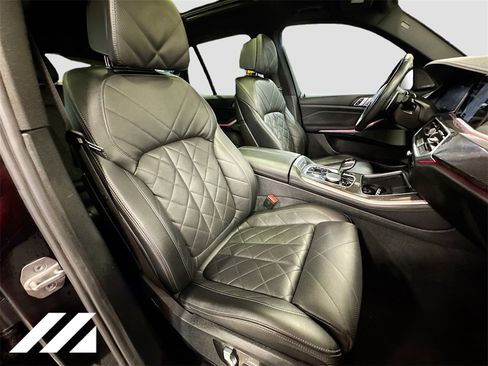 Used 2023 BMW X5 M50i w/ Climate Comfort Package image 32