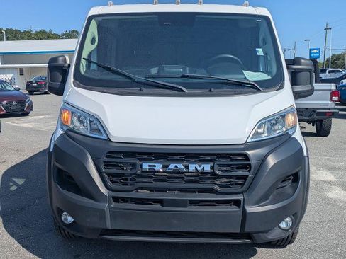 Used 2025 RAM ProMaster 2500 w/ Convenience Group FWD image 9