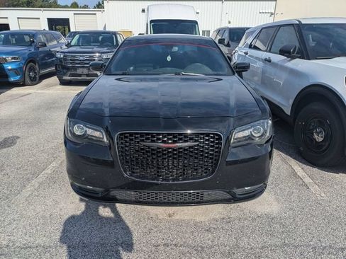 Used 2023 Chrysler 300 S RWD image 3