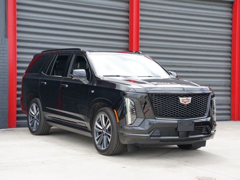 Used 2025 Cadillac Escalade Sport w/ Touring Package AWD/4WD image 5