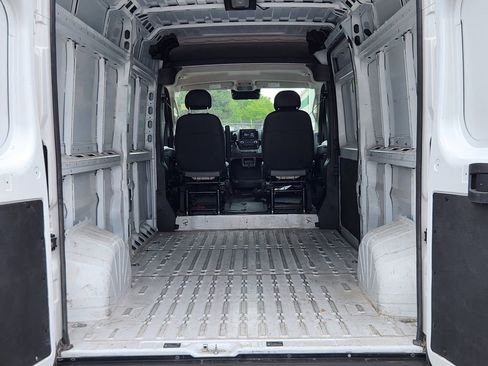 Used 2025 RAM ProMaster 2500 w/ Convenience Group FWD image 10