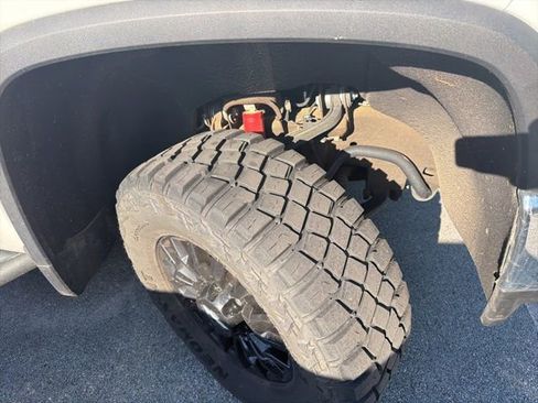 Used 2023 Chevrolet Silverado 2500 LT w/ Convenience Package image 8